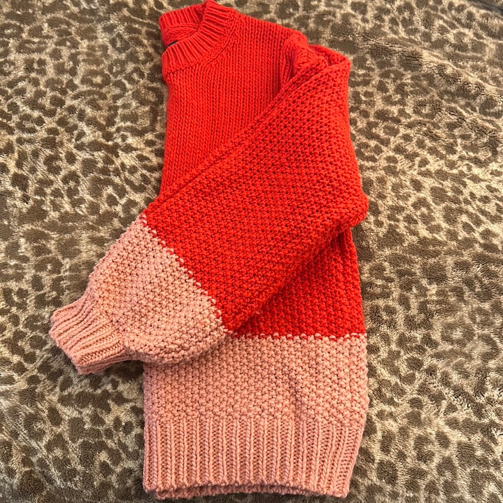 GAP sweater